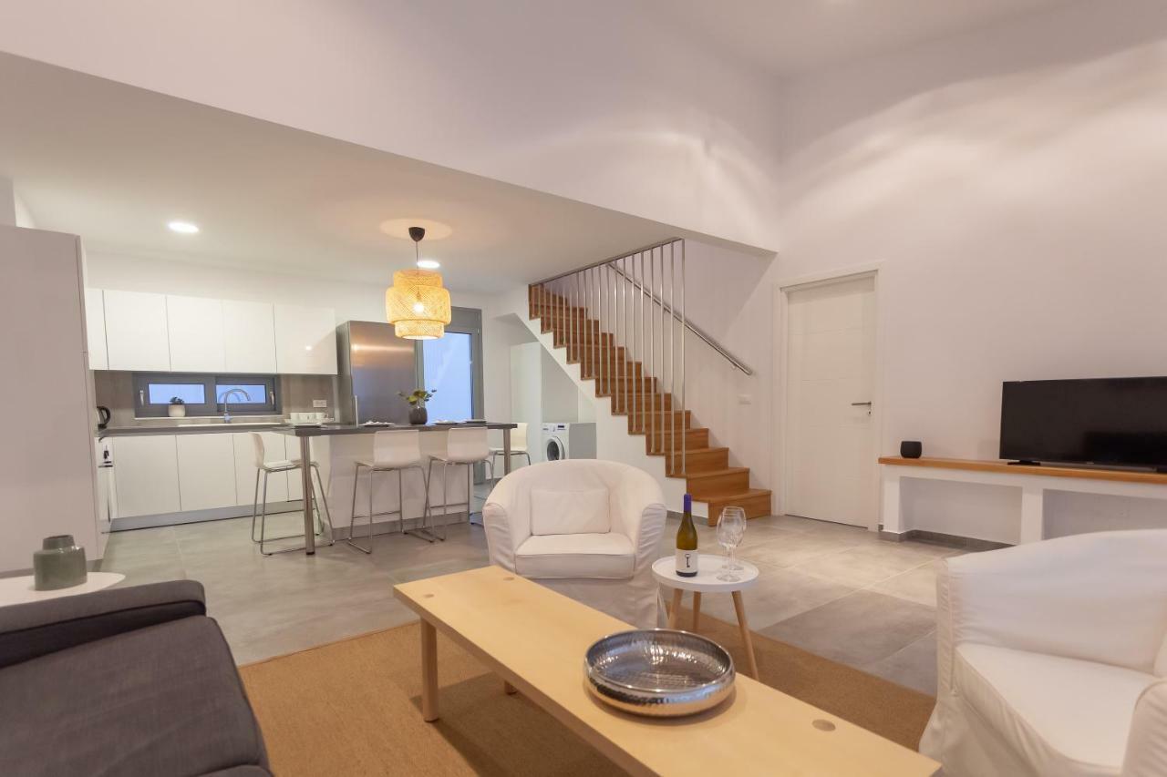 Luxury Sunrise White Villaer